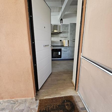 Casa Vacanze Dragona 15 Min Fco 10 Min Ostia Acilia Zewnętrze zdjęcie